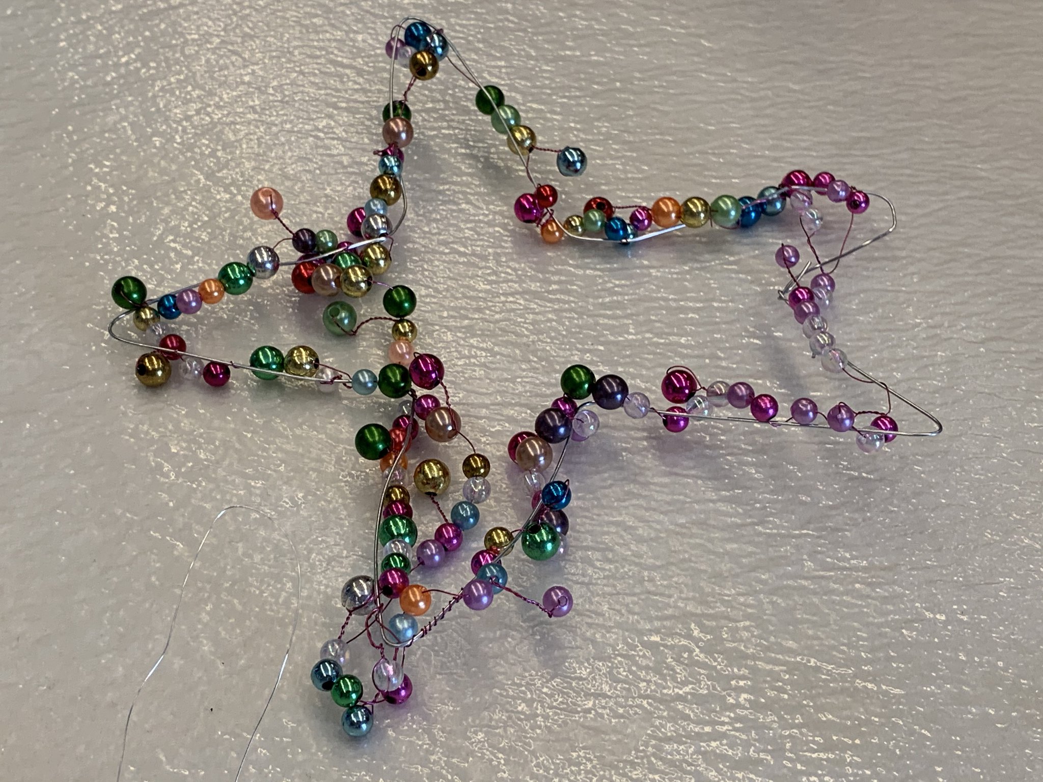 Drahtsterne und -herzen herstellen